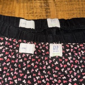 2 Pairs of Black/Black Heart Print Gap Leggings Girl’s Size 10